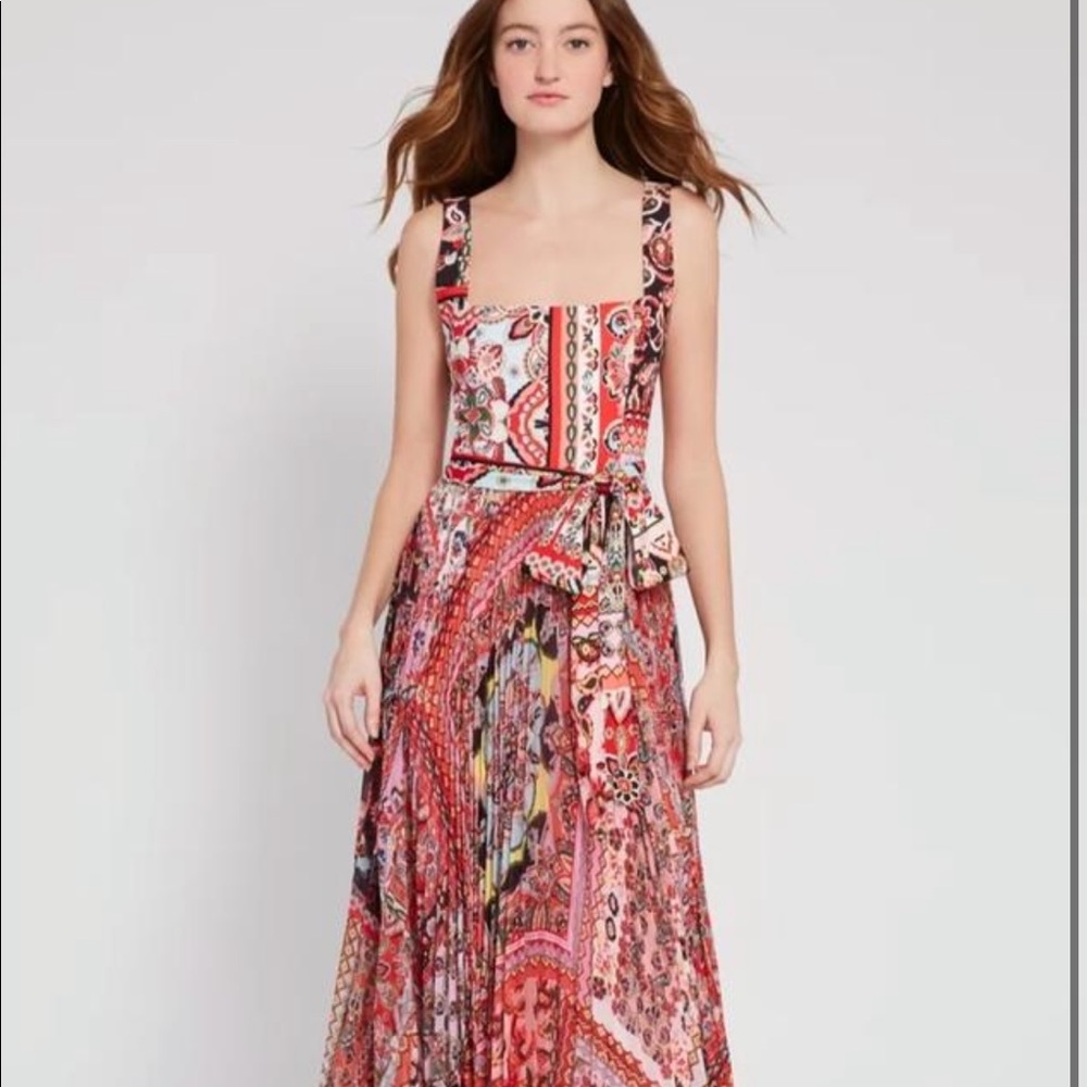 Beautiful, soft, flowing maxi dress. Is a beautiful blend of bright reds